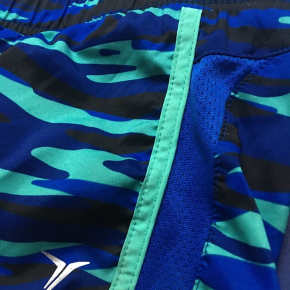 Old Navy active shorts - Picture 4 of 4